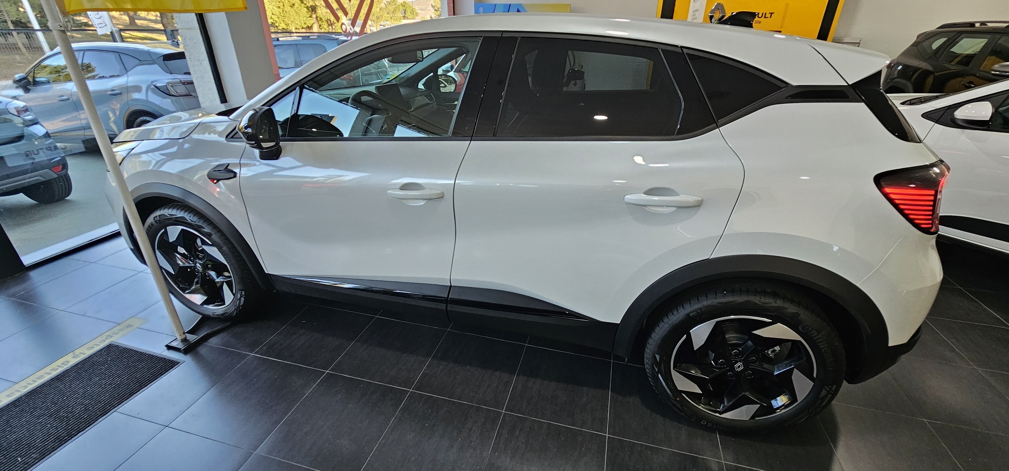 Renault Captur TECHNO E-TECH 117KW 160CV miniatura 25