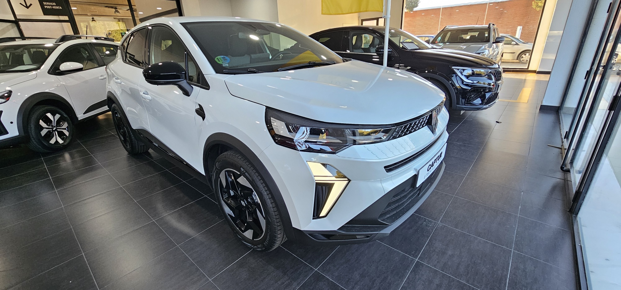 Renault Captur TECHNO E-TECH 117KW 160CV foto 12