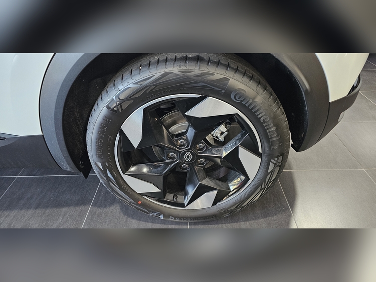 Renault Captur TECHNO E-TECH 117KW 160CV foto 33